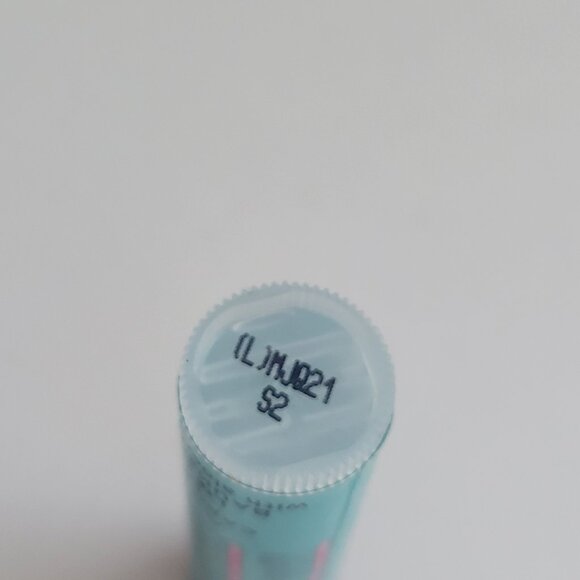 AVON Care Deeply Lip Balm 2023 Calendar SEALED New DISCONTINUED - Picture 5 of 7